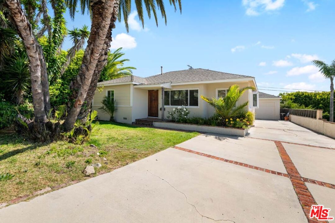 22414 Linda Dr