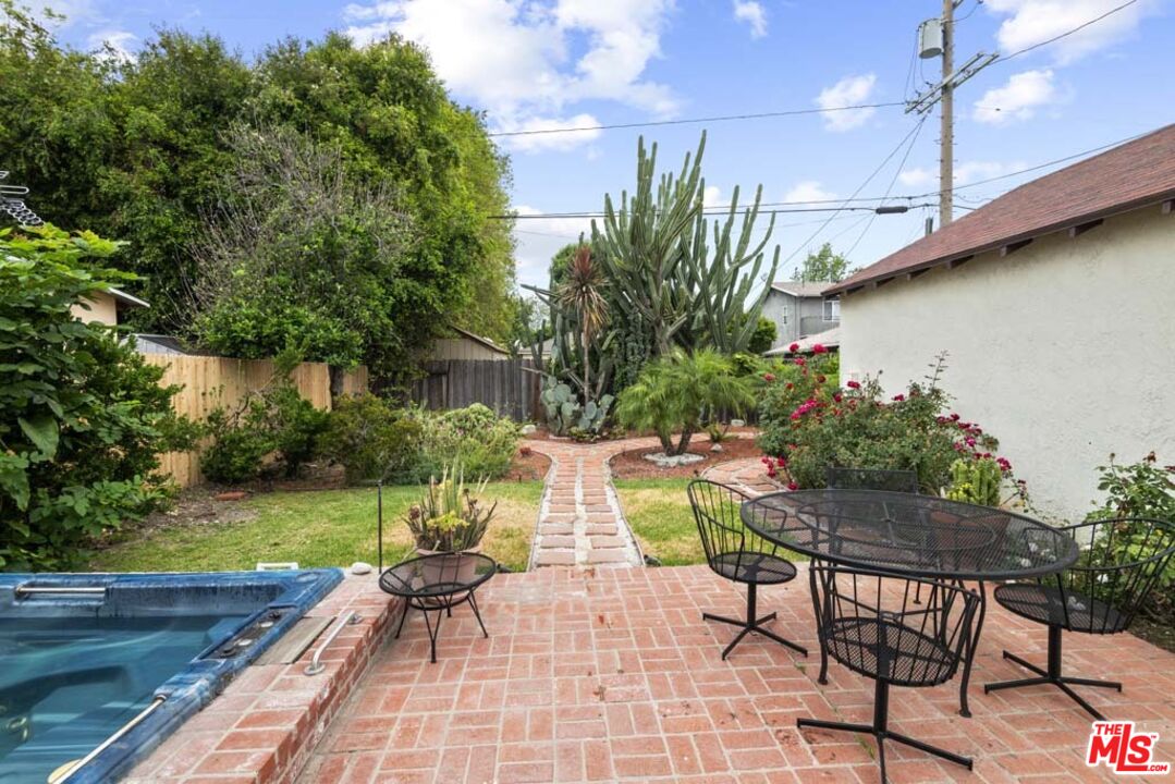 4753 Saloma Ave