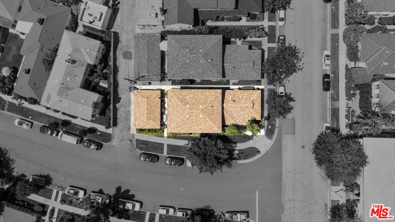 1231 Devon Ave