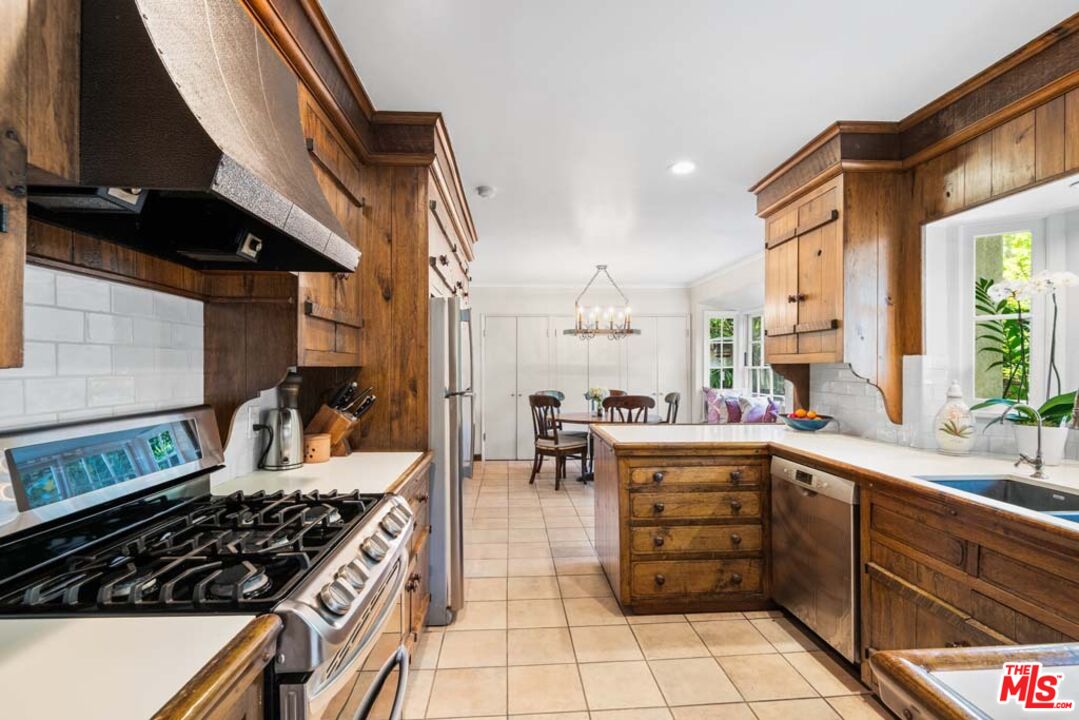 1501 Thayer Ave