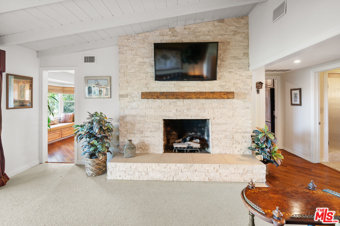 15570 Briarwood Dr