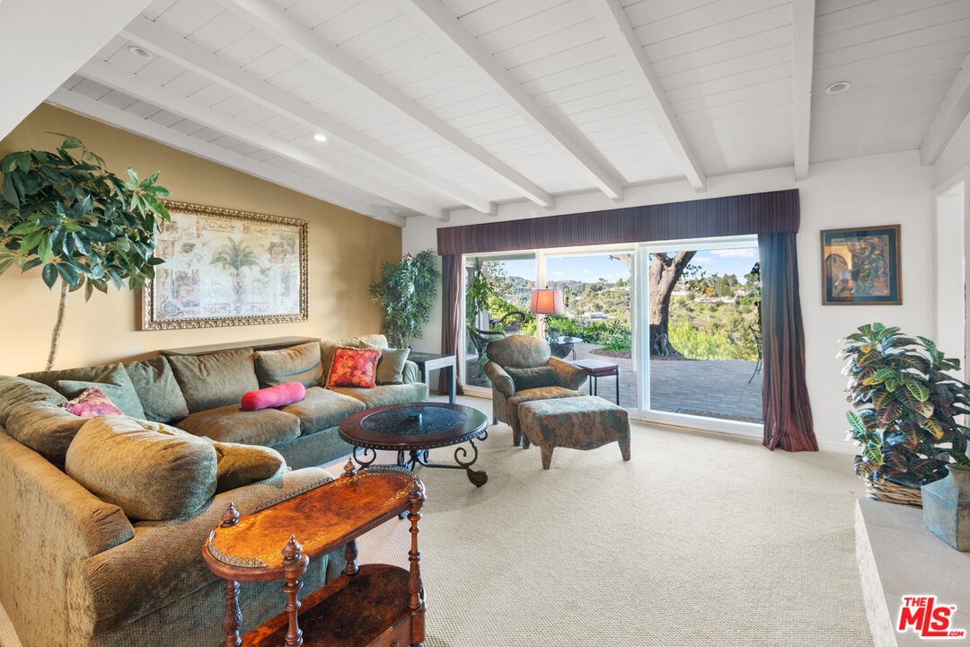 15570 Briarwood Dr