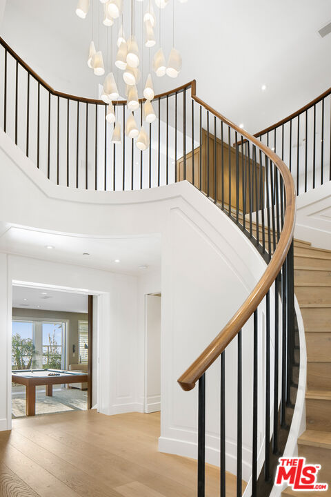 1347 Palisades Beach Rd