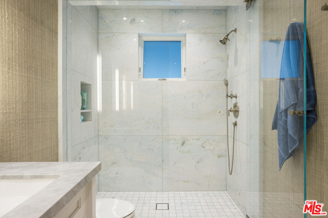 1347 Palisades Beach Rd