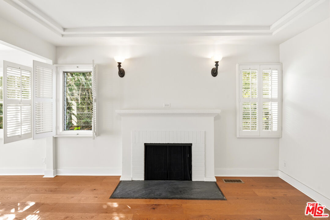 10309 La Grange Ave