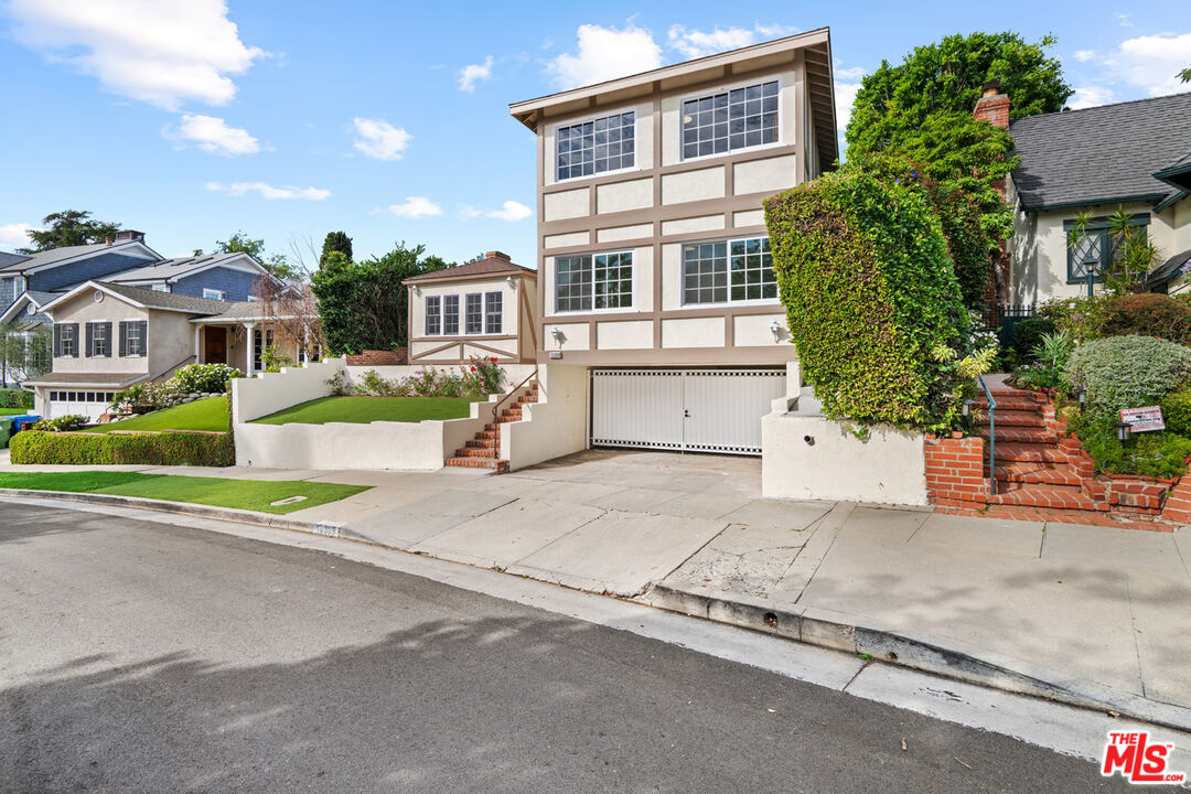 10309 La Grange Ave