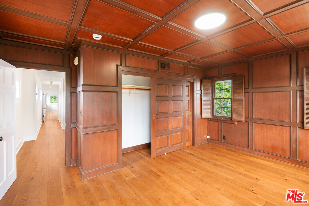 10309 La Grange Ave