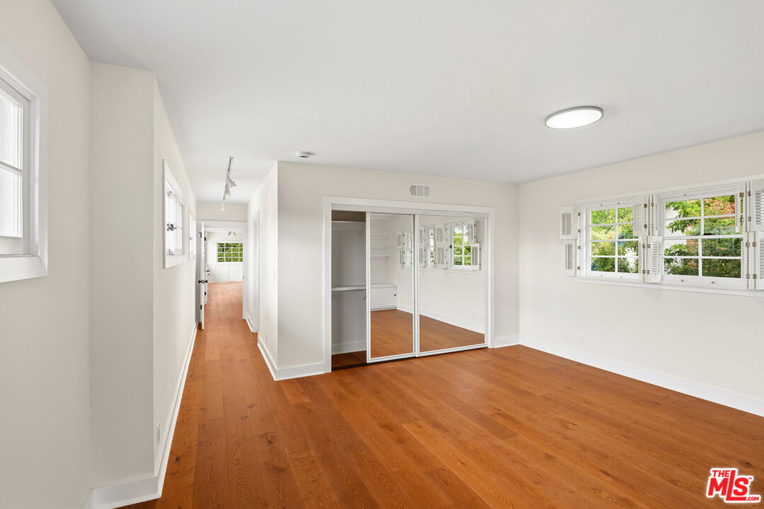 10309 La Grange Ave