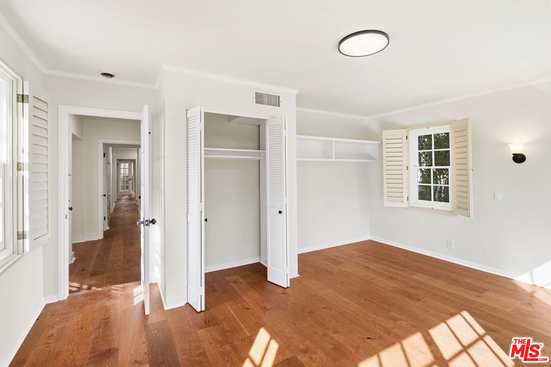 10309 La Grange Ave