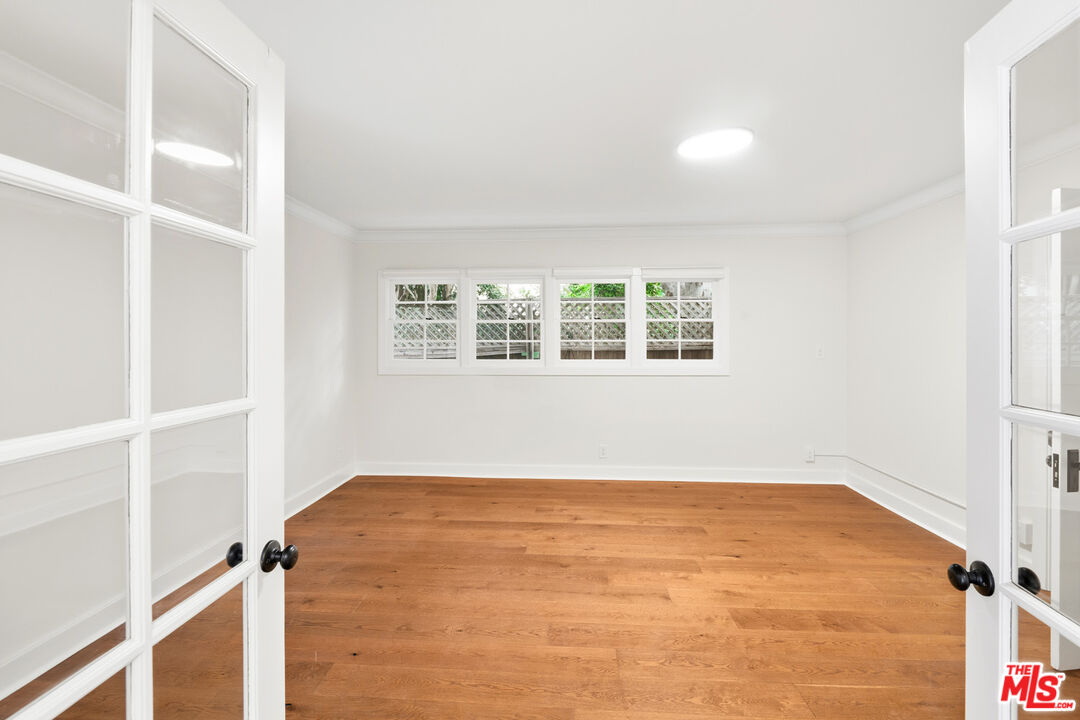 10309 La Grange Ave