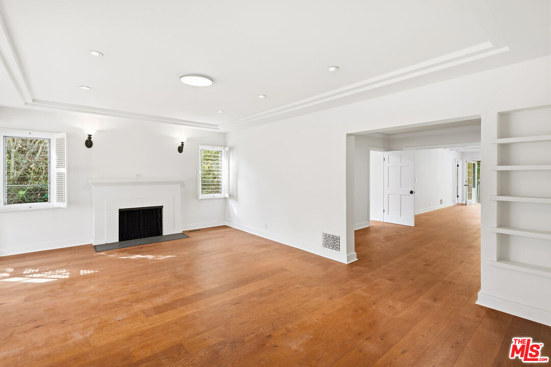 10309 La Grange Ave