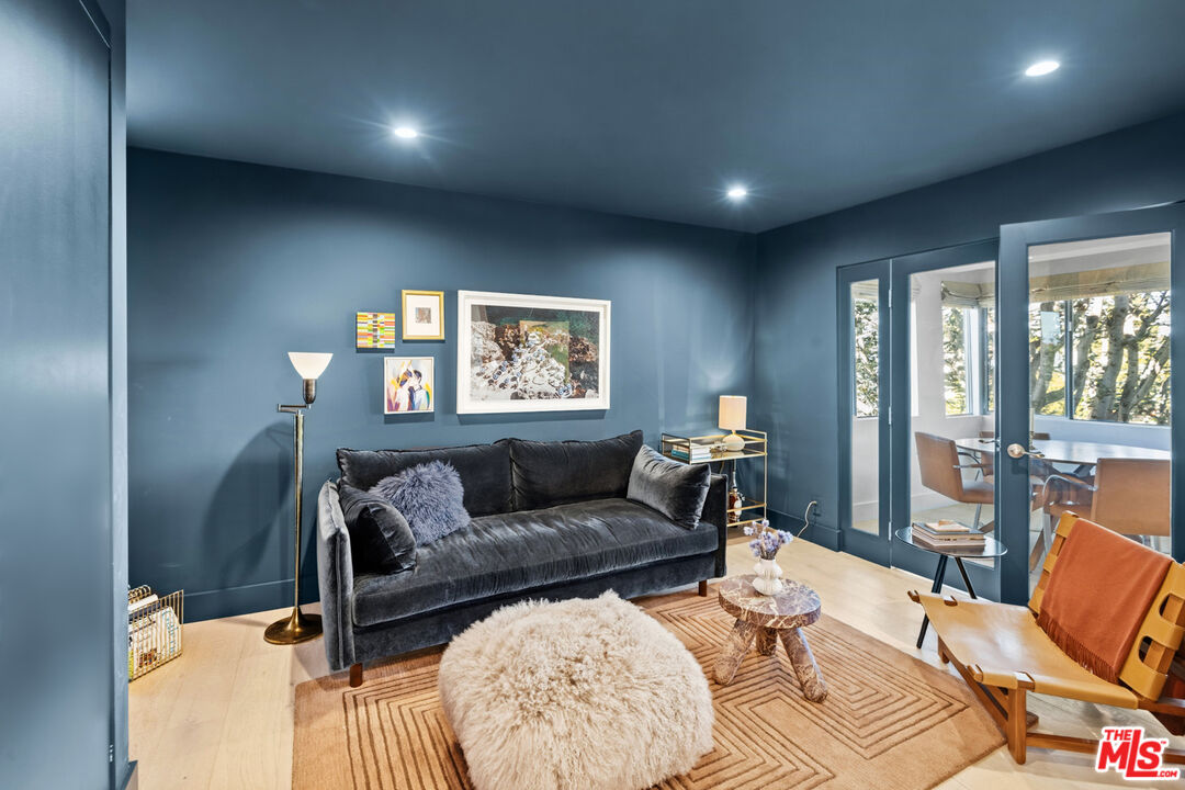 930 California Ave Unit: 301