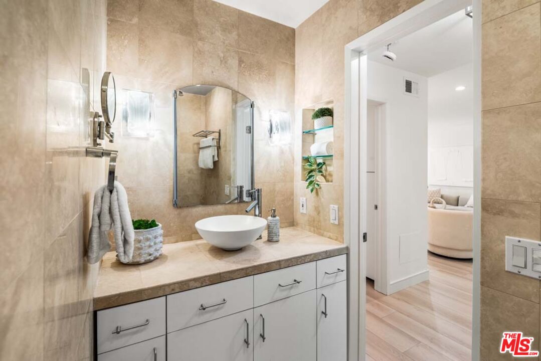 10747 Wilshire Blvd Unit: 806