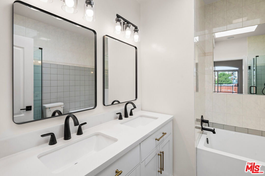 1255 Federal Ave Unit: 401