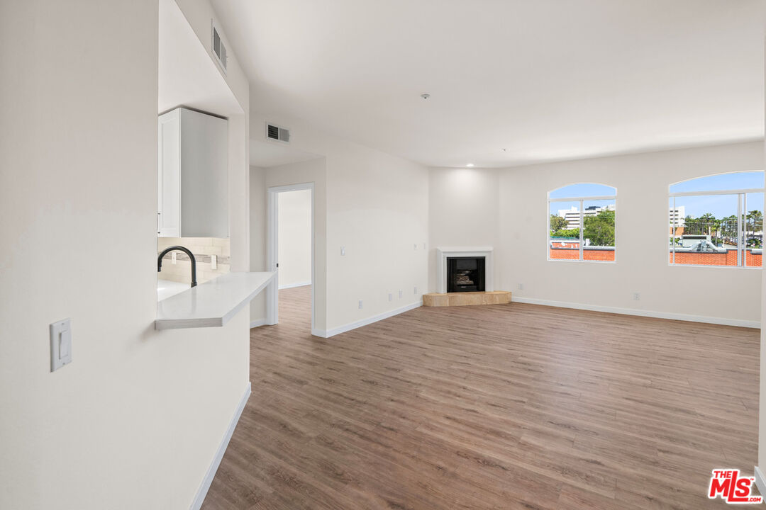 1255 Federal Ave Unit: 401