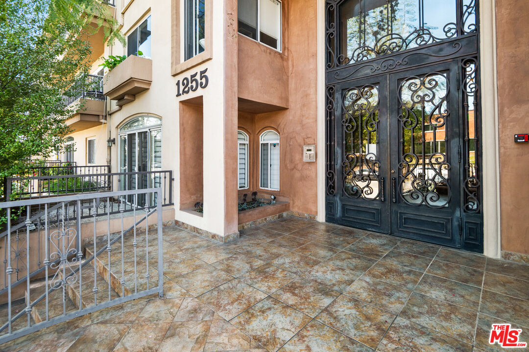 1255 Federal Ave Unit: 401