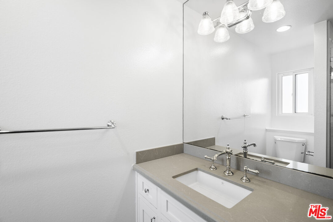 18333 Hatteras St Unit: 77