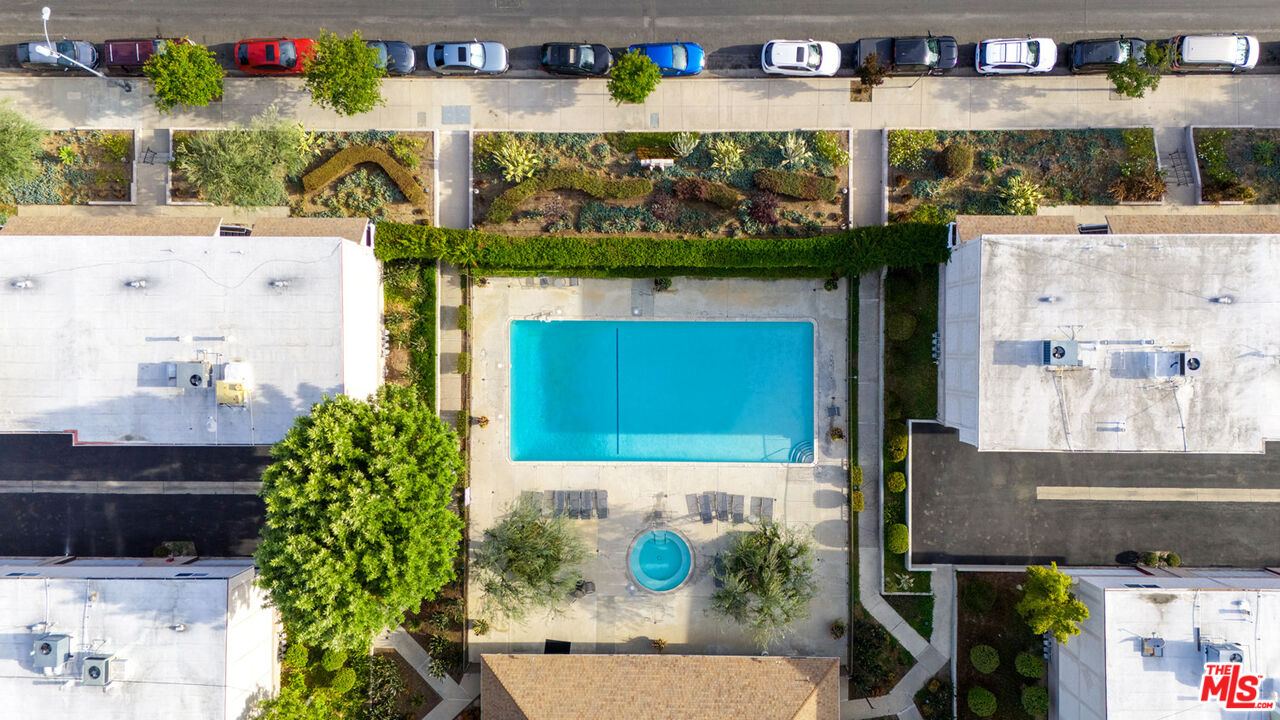 18333 Hatteras St Unit: 77