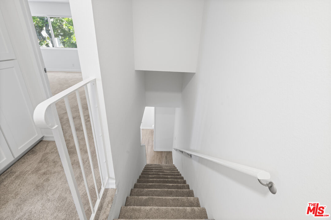 18333 Hatteras St Unit: 77