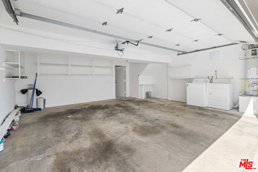 18333 Hatteras St Unit: 77