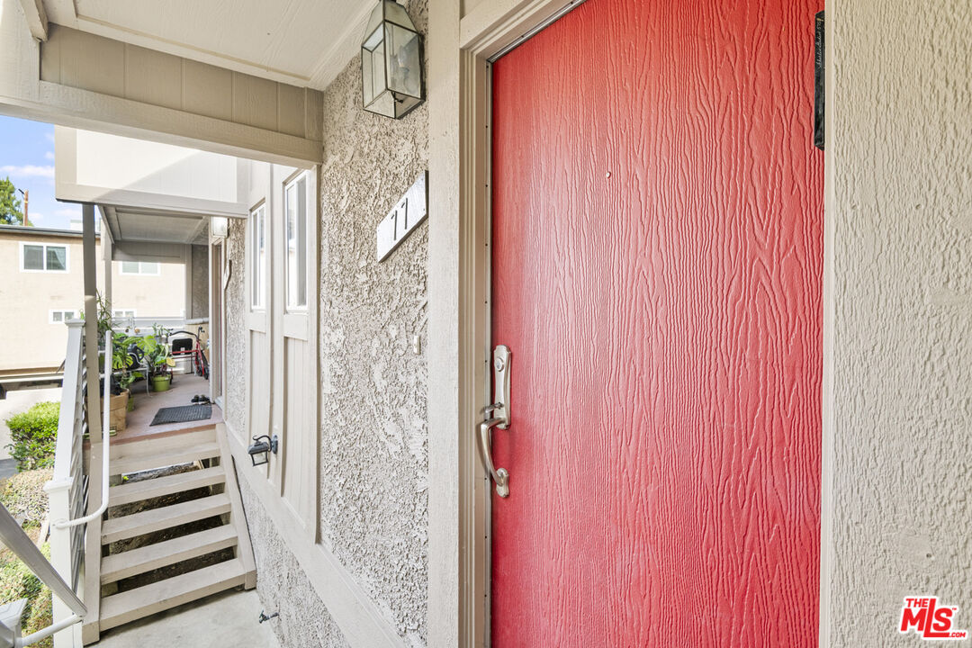 18333 Hatteras St Unit: 77