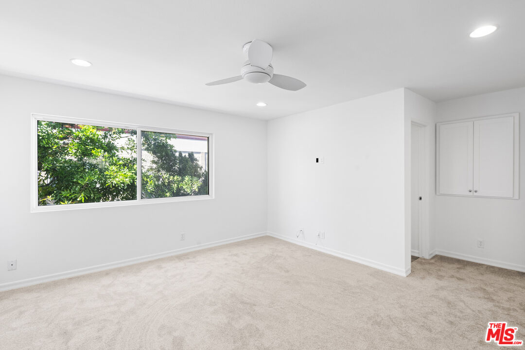 18333 Hatteras St Unit: 77