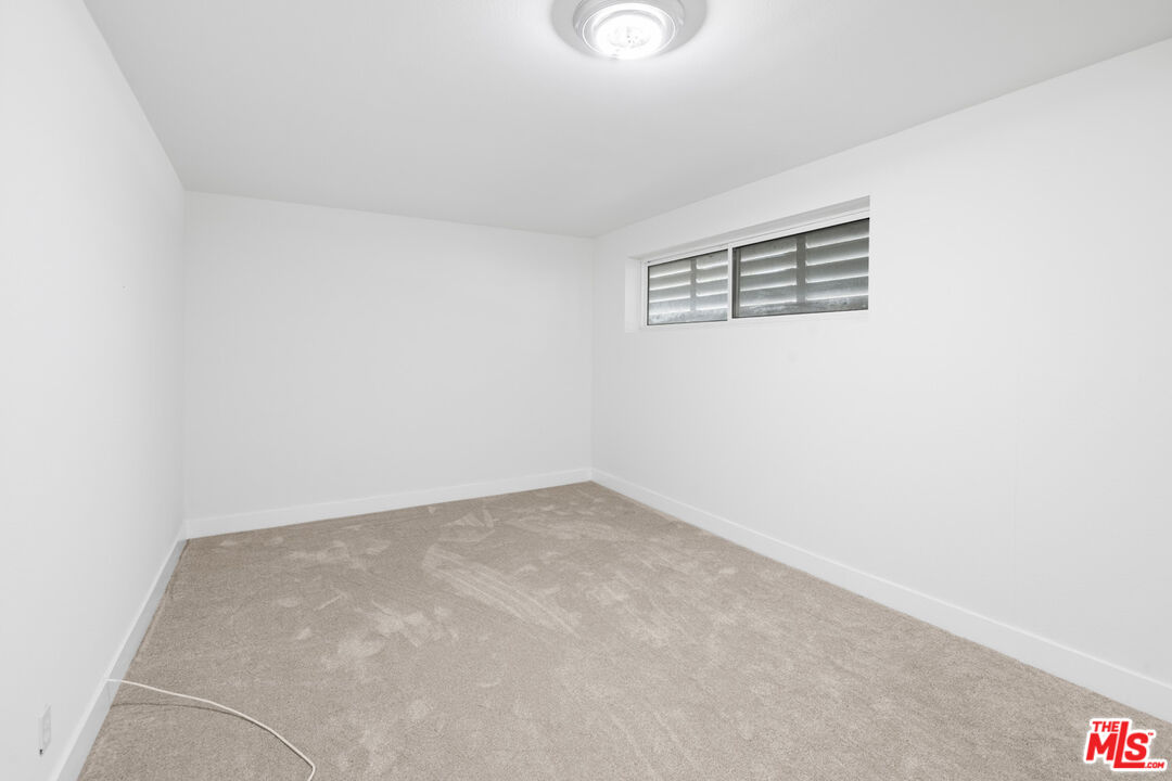 18333 Hatteras St Unit: 77