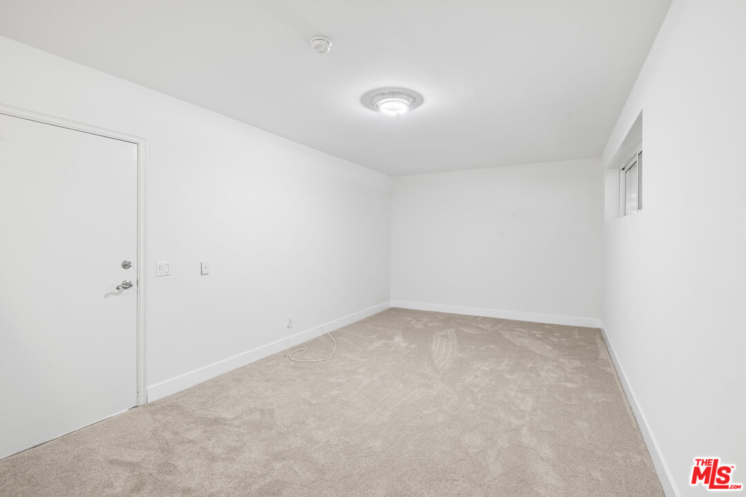 18333 Hatteras St Unit: 77