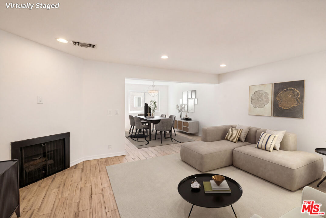 18333 Hatteras St Unit: 77