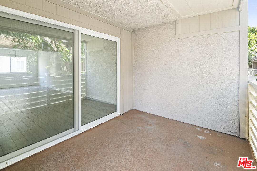 18333 Hatteras St Unit: 77