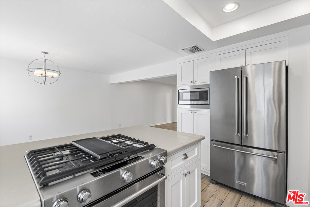 18333 Hatteras St Unit: 77