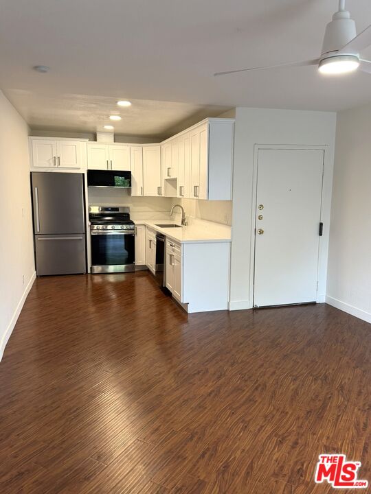4506 Saugus Ave Unit: 10