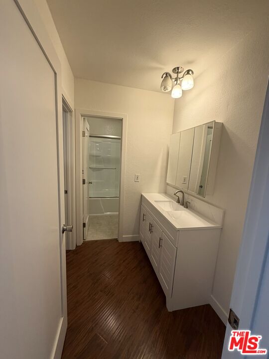 4506 Saugus Ave Unit: 10