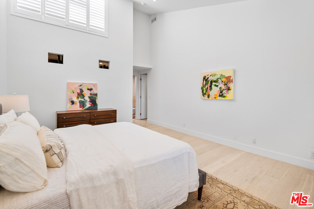930 California Ave Unit: 301