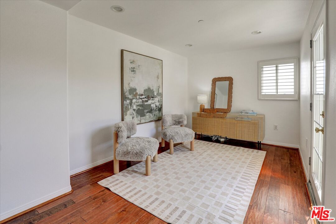 7301 W Manchester Ave Unit: 117