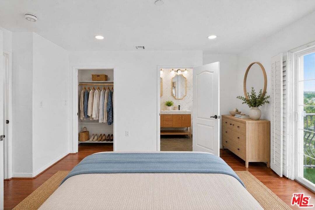 7301 W Manchester Ave Unit: 117
