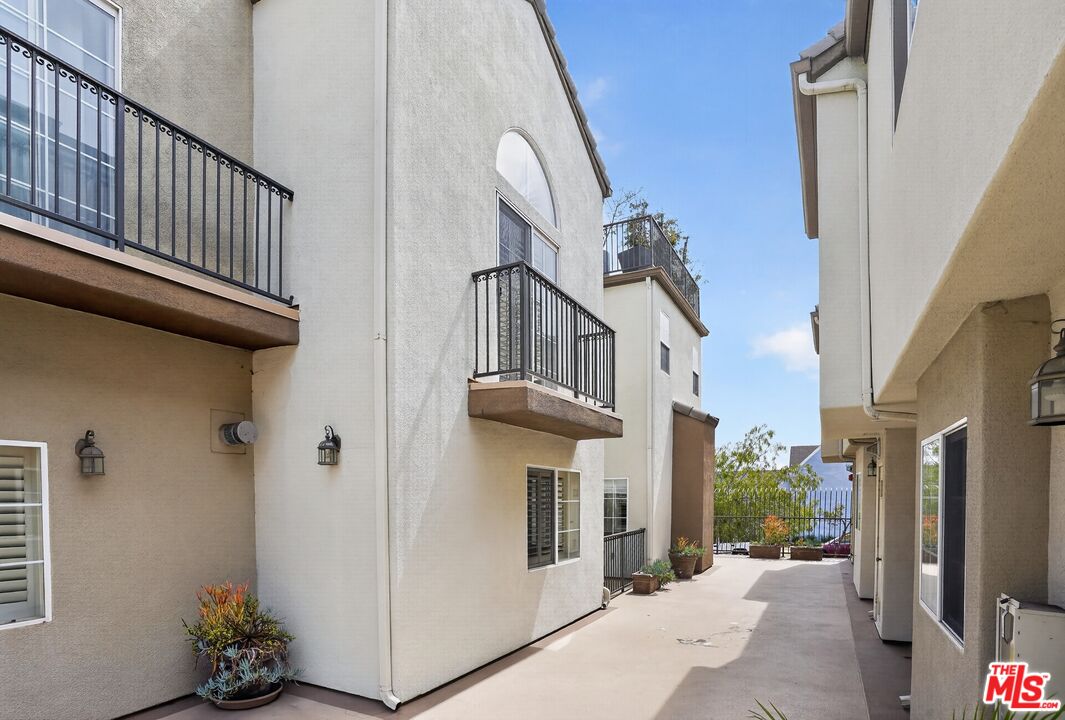 7301 W Manchester Ave Unit: 117