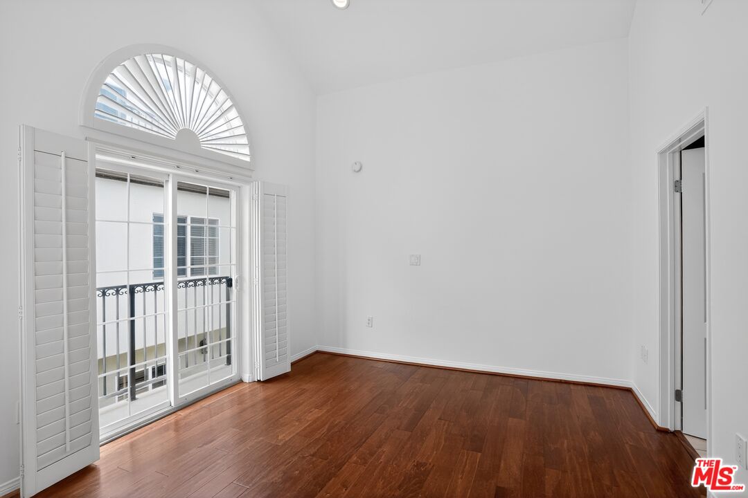 7301 W Manchester Ave Unit: 117