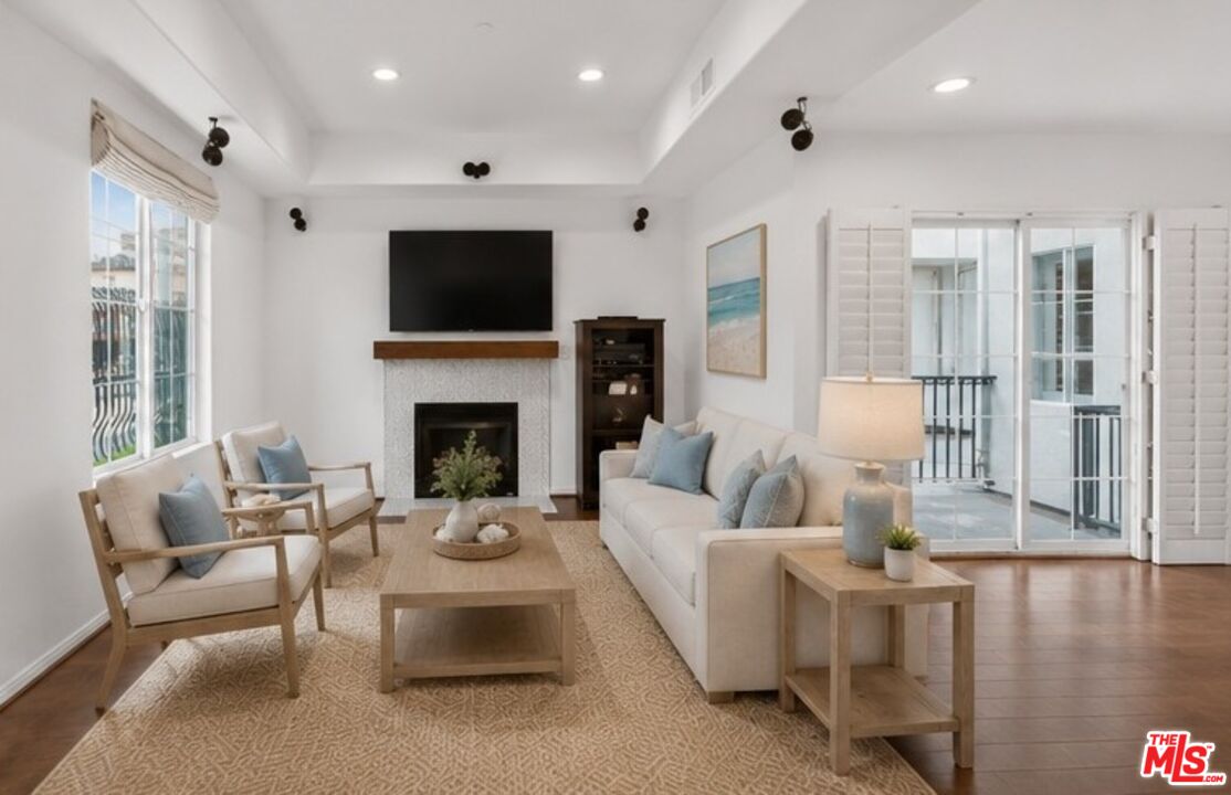 7301 W Manchester Ave Unit: 117