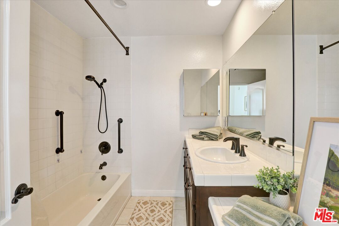 7301 W Manchester Ave Unit: 117