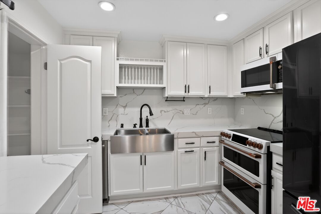 7301 W Manchester Ave Unit: 117