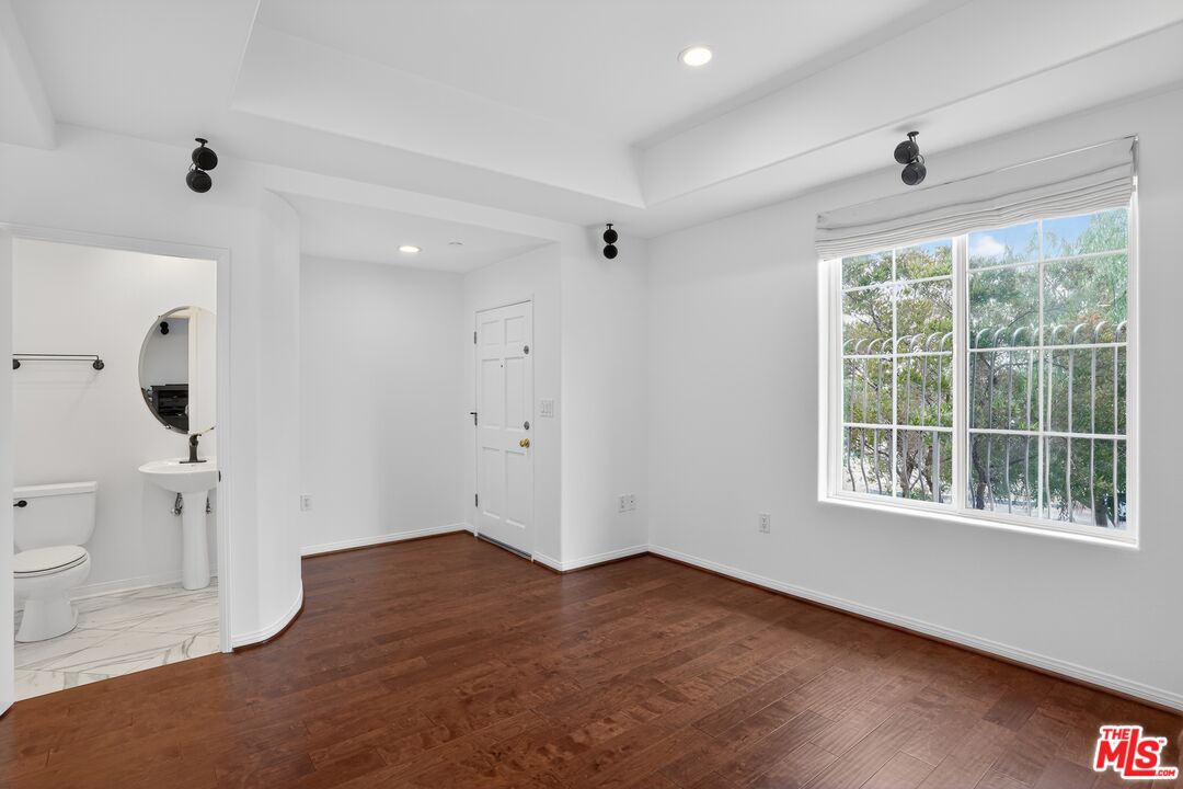 7301 W Manchester Ave Unit: 117