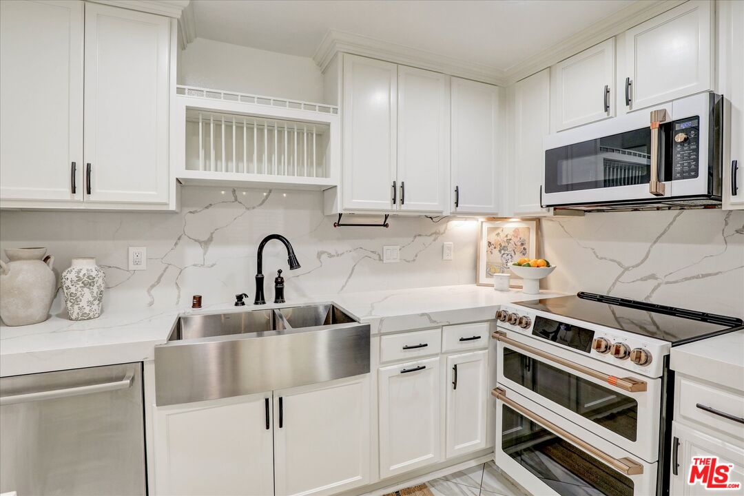 7301 W Manchester Ave Unit: 117