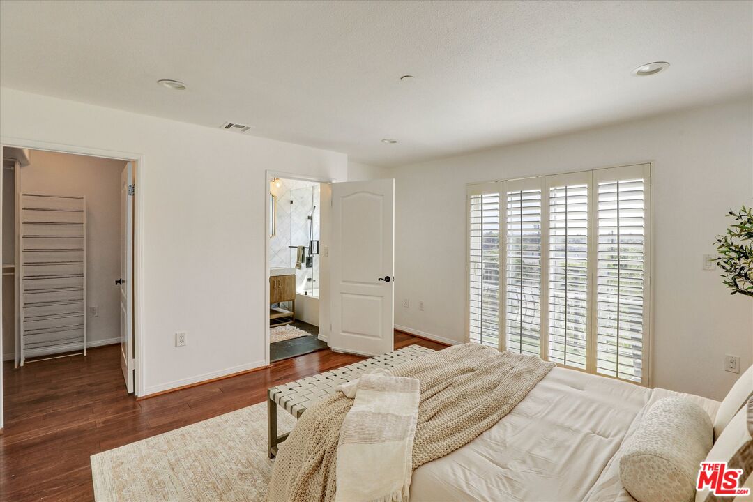 7301 W Manchester Ave Unit: 117