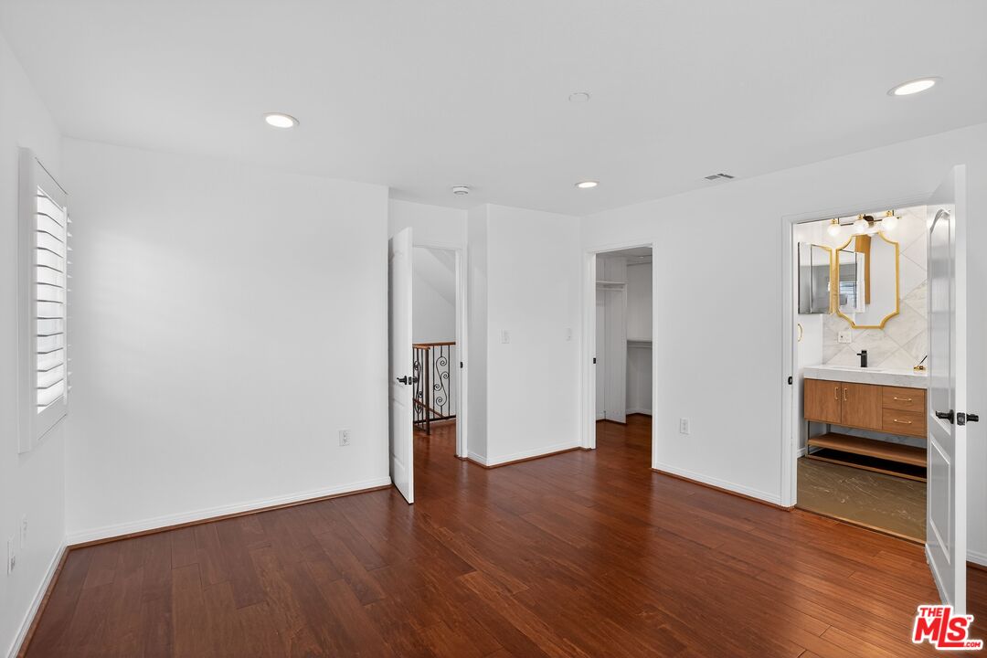 7301 W Manchester Ave Unit: 117