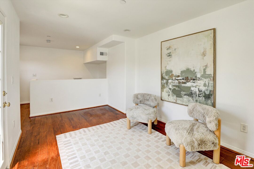 7301 W Manchester Ave Unit: 117
