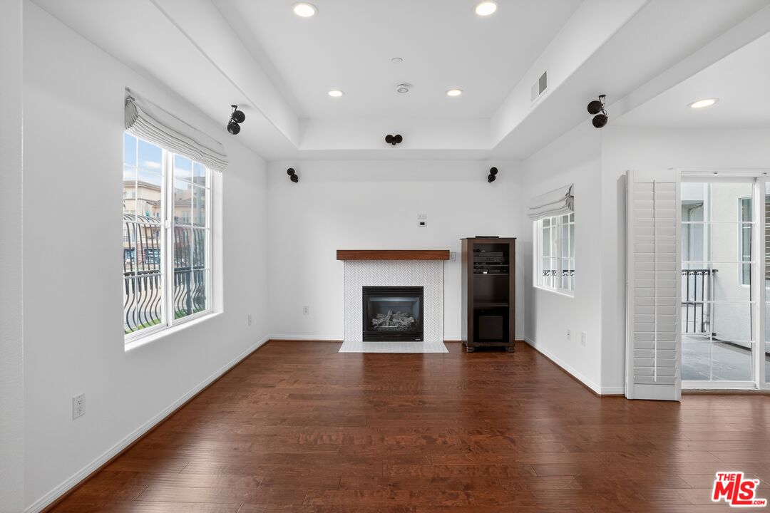 7301 W Manchester Ave Unit: 117
