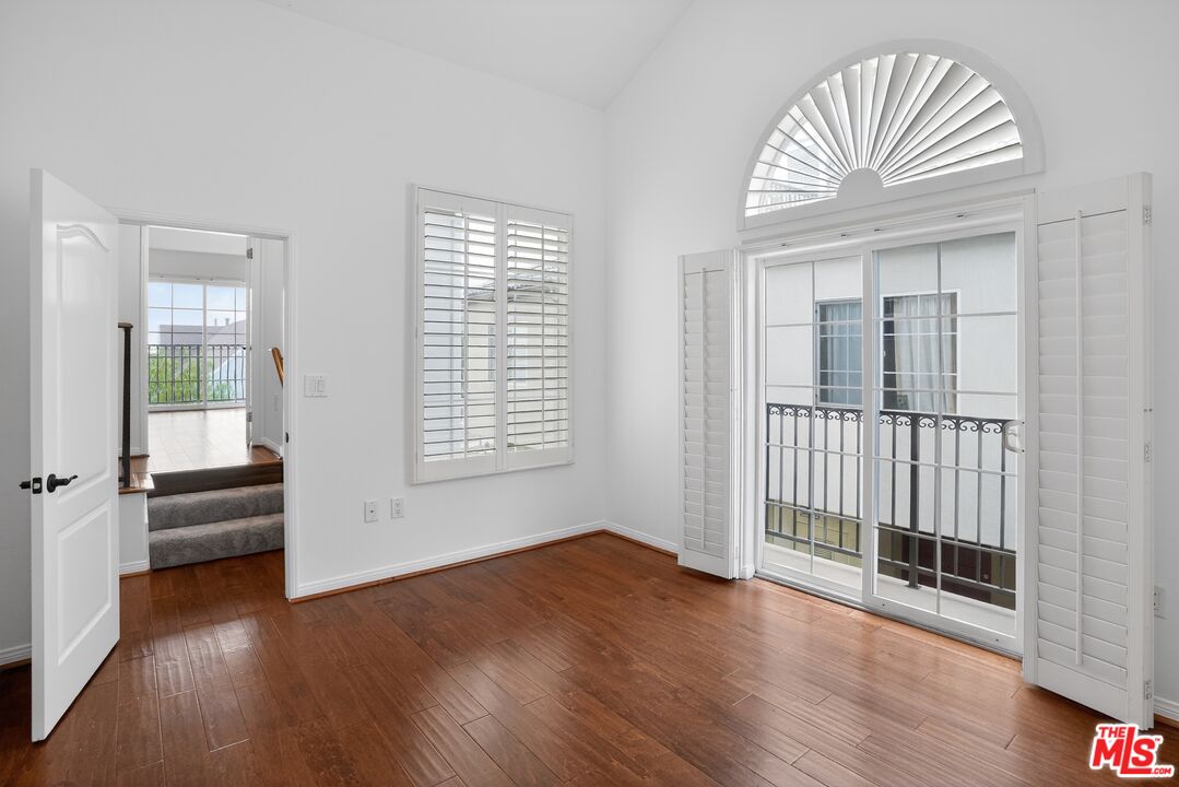 7301 W Manchester Ave Unit: 117