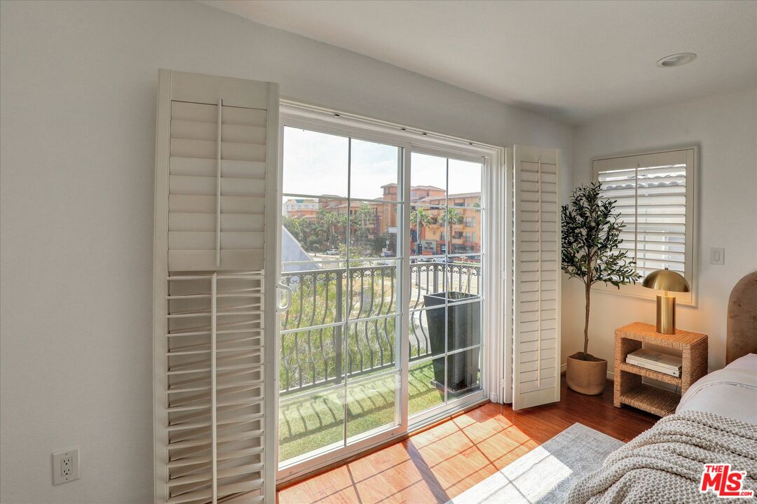 7301 W Manchester Ave Unit: 117
