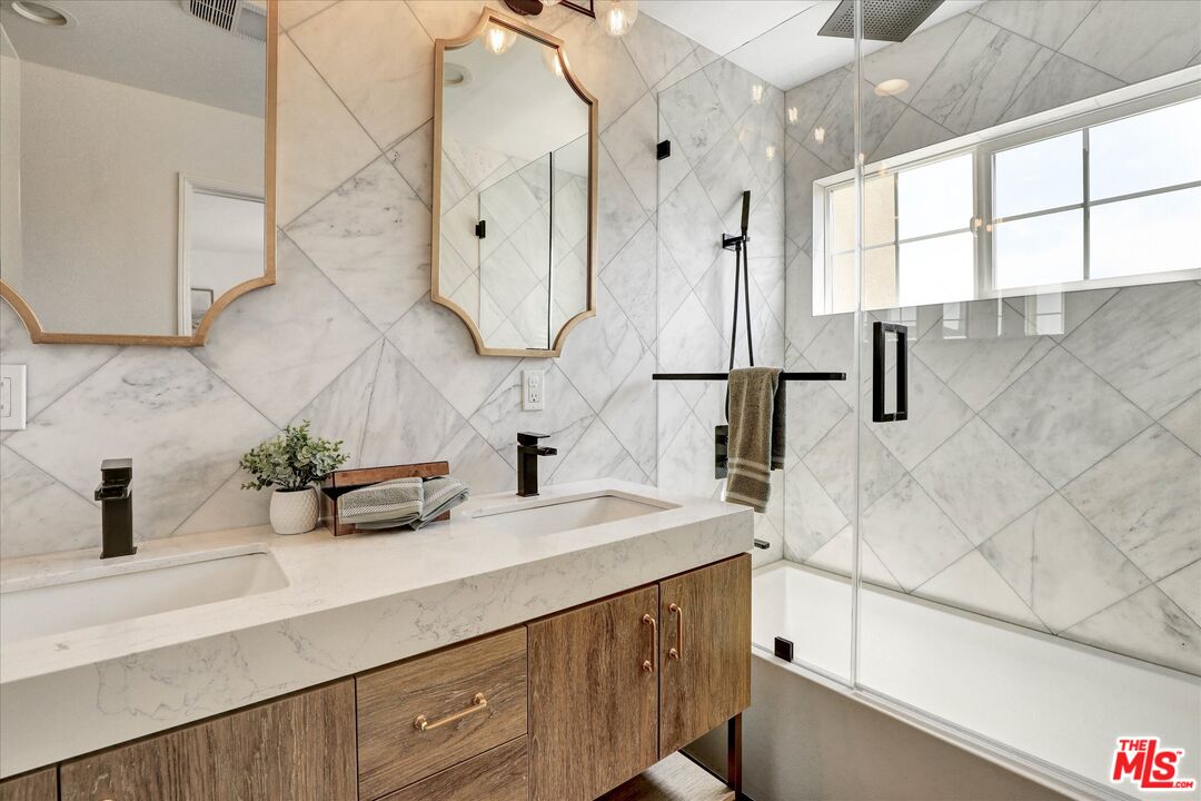 7301 W Manchester Ave Unit: 117